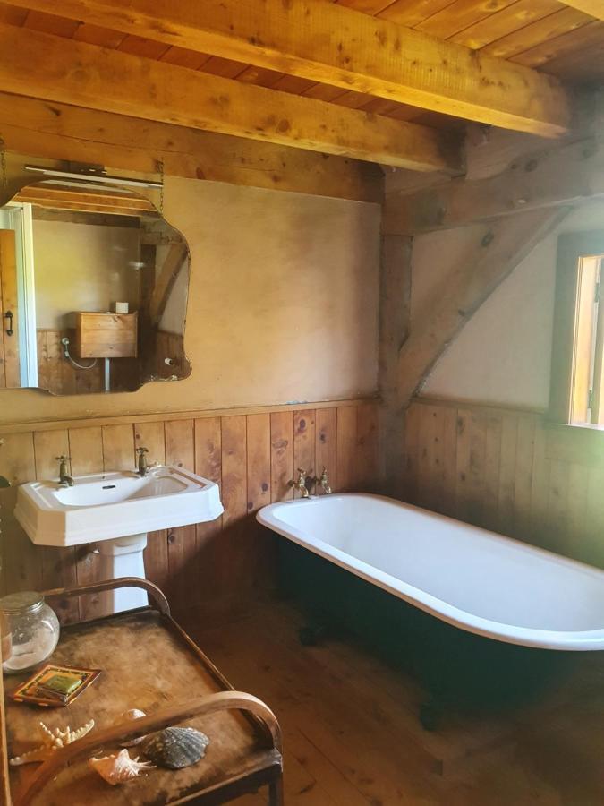 Bed and Breakfast Streamside Country Manor Walton Екстер'єр фото